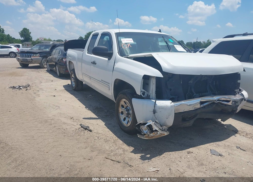2011 CHEVROLET SILVERADO 1500 LS VIN: 1GCRCREA8BZ161098