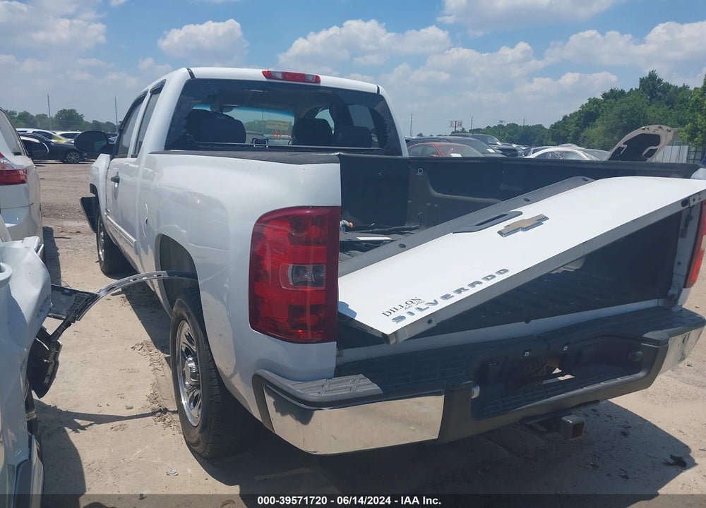 2011 CHEVROLET SILVERADO 1500 LS VIN: 1GCRCREA8BZ161098