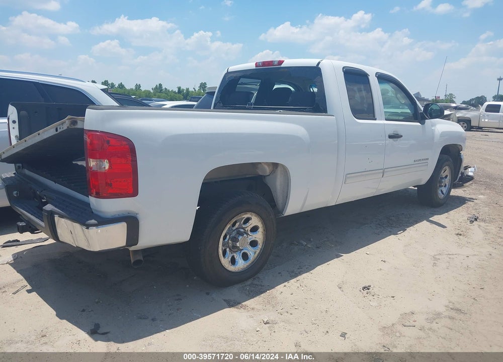 2011 CHEVROLET SILVERADO 1500 LS VIN: 1GCRCREA8BZ161098