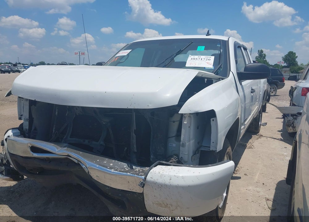 2011 CHEVROLET SILVERADO 1500 LS VIN: 1GCRCREA8BZ161098