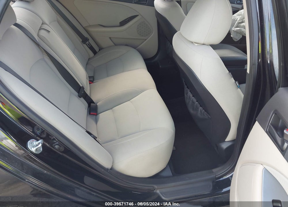 2015 KIA OPTIMA LX VIN: 5XXGM4A76FG366199