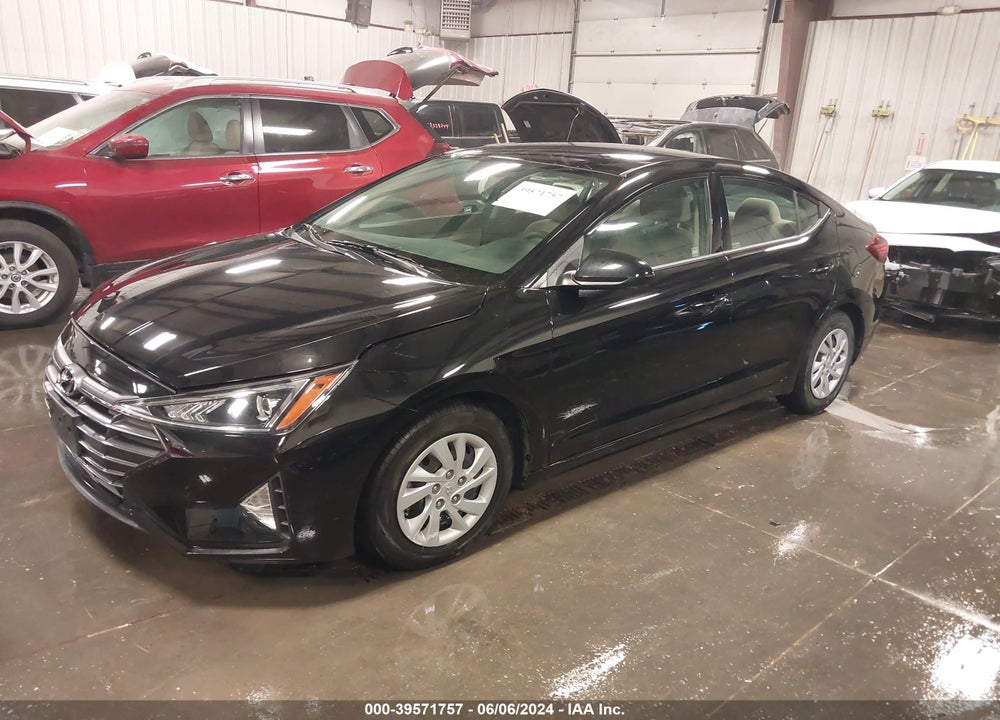 2019 HYUNDAI ELANTRA SE VIN: 5NPD74LFXKH416003