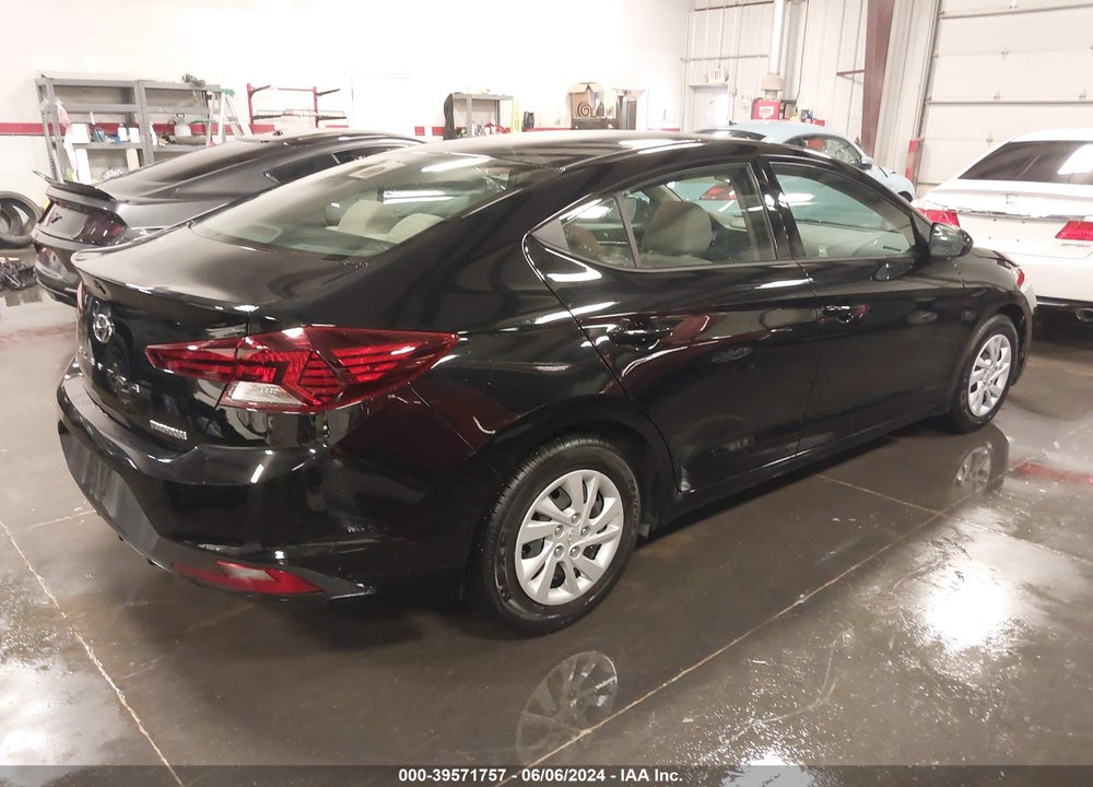 2019 HYUNDAI ELANTRA SE VIN: 5NPD74LFXKH416003