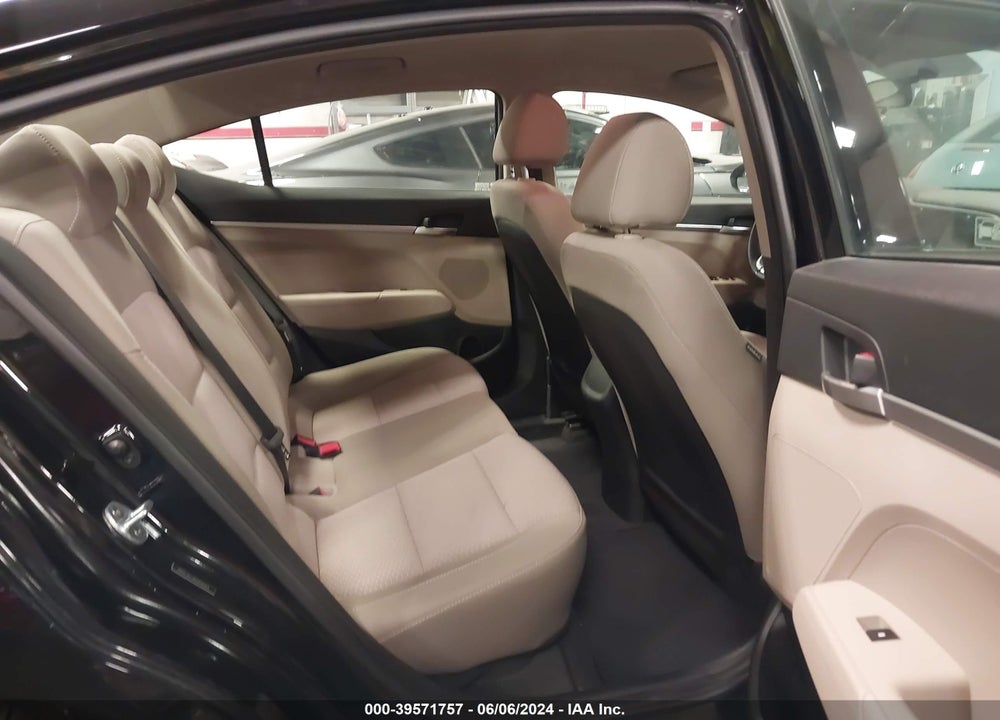 2019 HYUNDAI ELANTRA SE VIN: 5NPD74LFXKH416003
