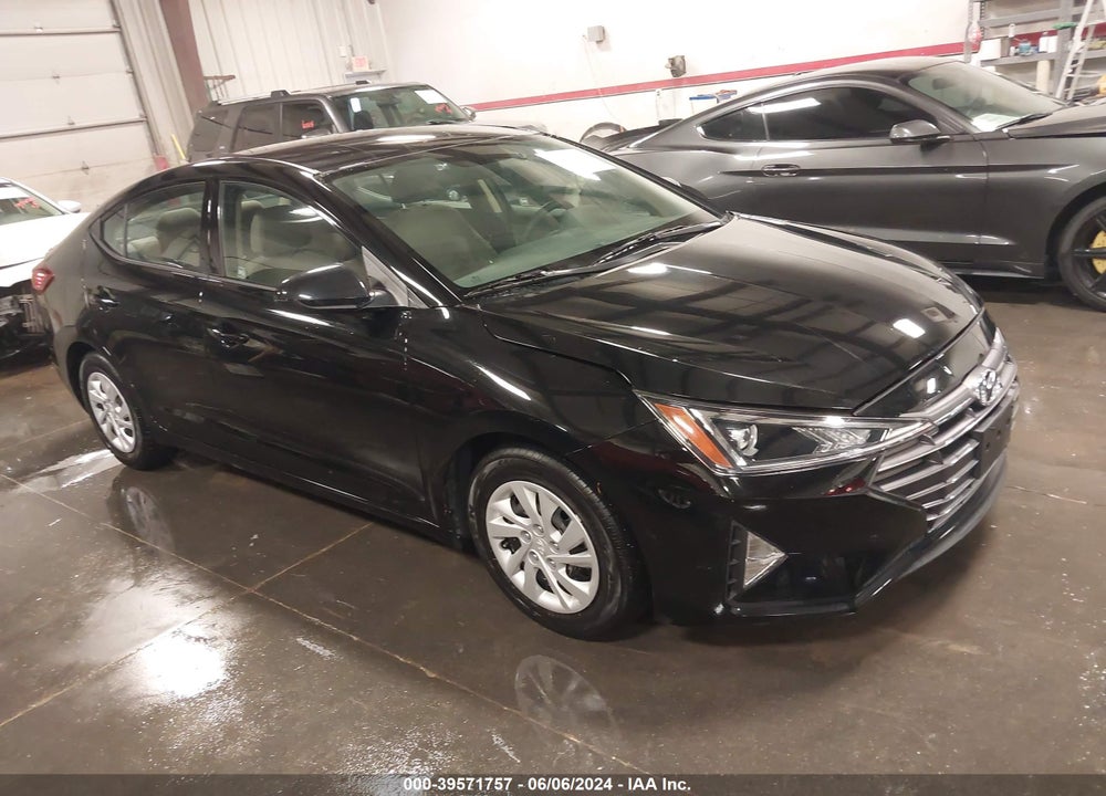 2019 HYUNDAI ELANTRA SE VIN: 5NPD74LFXKH416003