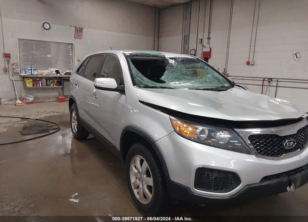 2013 KIA SORENTO LX VIN: 5XYKT4A16DG354426
