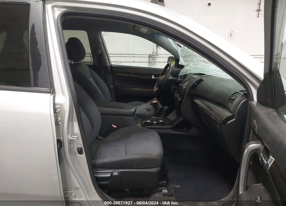 2013 KIA SORENTO LX VIN: 5XYKT4A16DG354426