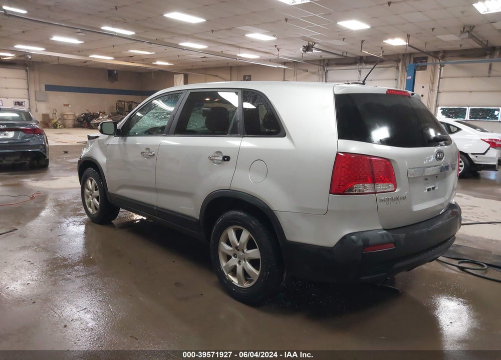 2013 KIA SORENTO LX VIN: 5XYKT4A16DG354426