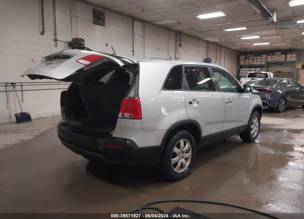 2013 KIA SORENTO LX VIN: 5XYKT4A16DG354426