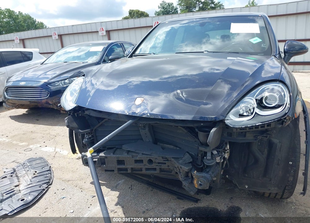 2016 PORSCHE CAYENNE VIN: WP1AA2A20GKA12529