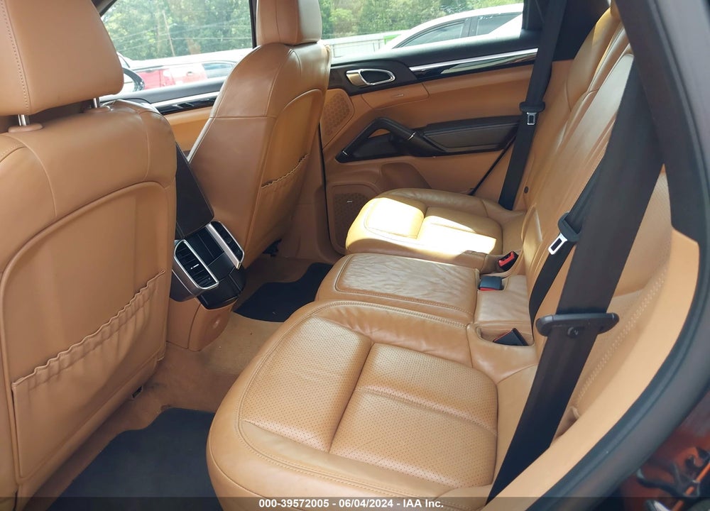 2016 PORSCHE CAYENNE VIN: WP1AA2A20GKA12529