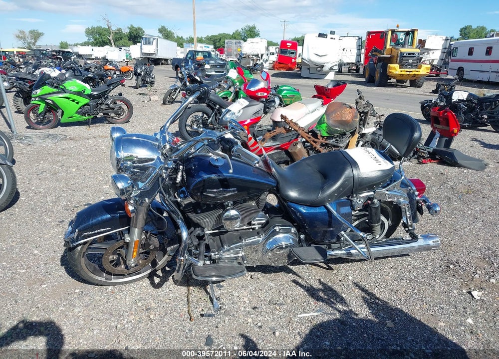 2014 HARLEY-DAVIDSON FLHR ROAD KING VIN: 1HD1FBM12EB673707