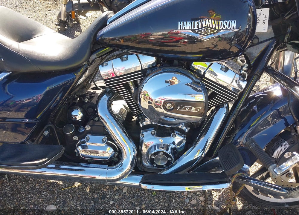 2014 HARLEY-DAVIDSON FLHR ROAD KING VIN: 1HD1FBM12EB673707