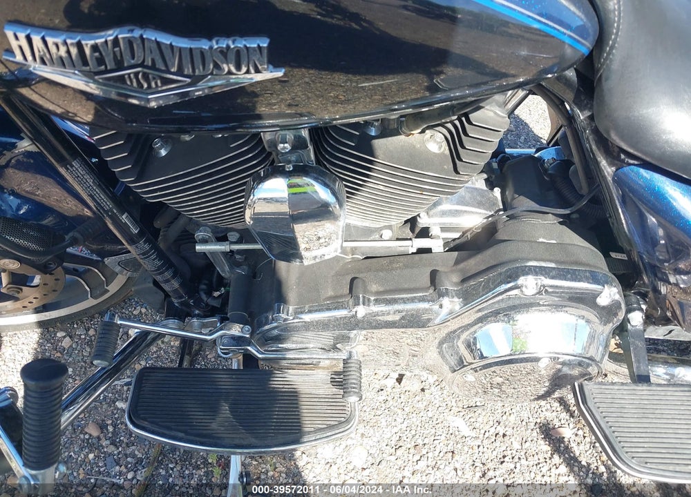 2014 HARLEY-DAVIDSON FLHR ROAD KING VIN: 1HD1FBM12EB673707
