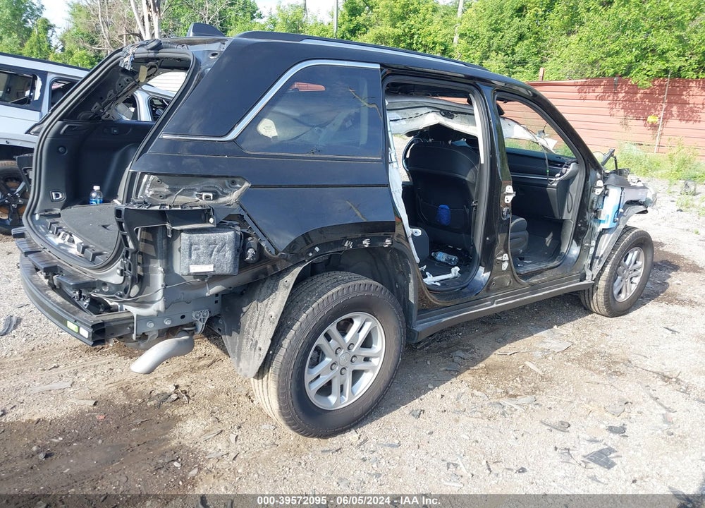 2024 JEEP GRAND CHEROKEE LAREDO 4X4 VIN: 1C4RJHAG1R8951143