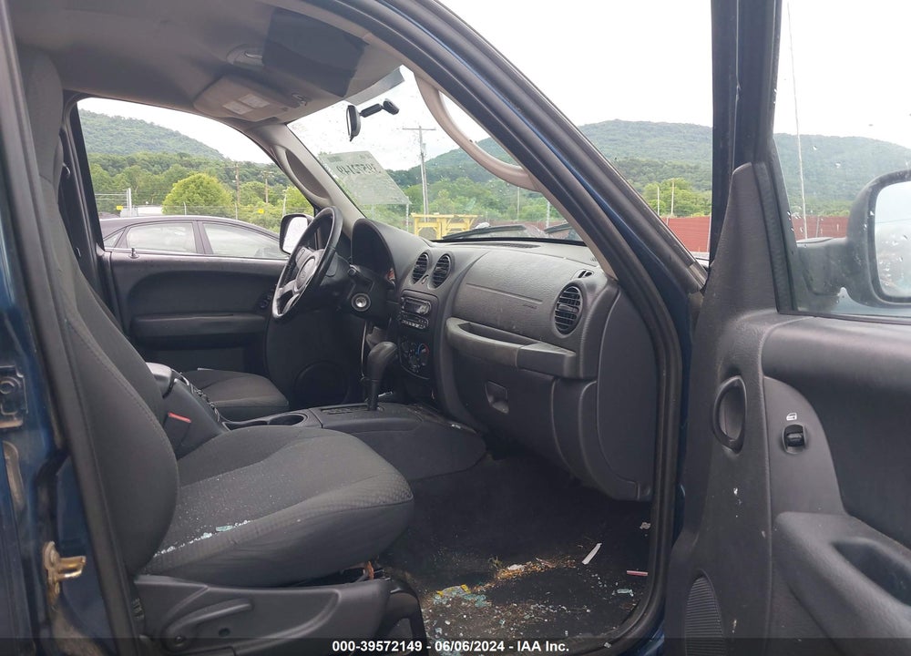 2004 JEEP LIBERTY SPORT VIN: 1J4GL48K04W323240