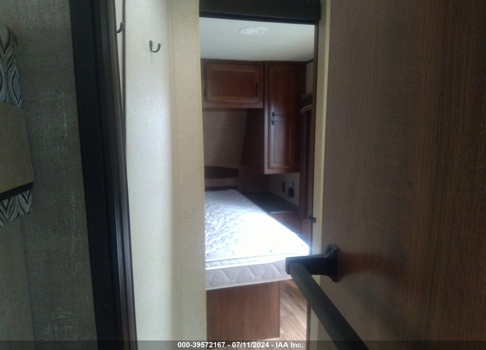 2016 JAYCO JAY FLIGHT VIN: 1UJBJ0BN1G1TW0056