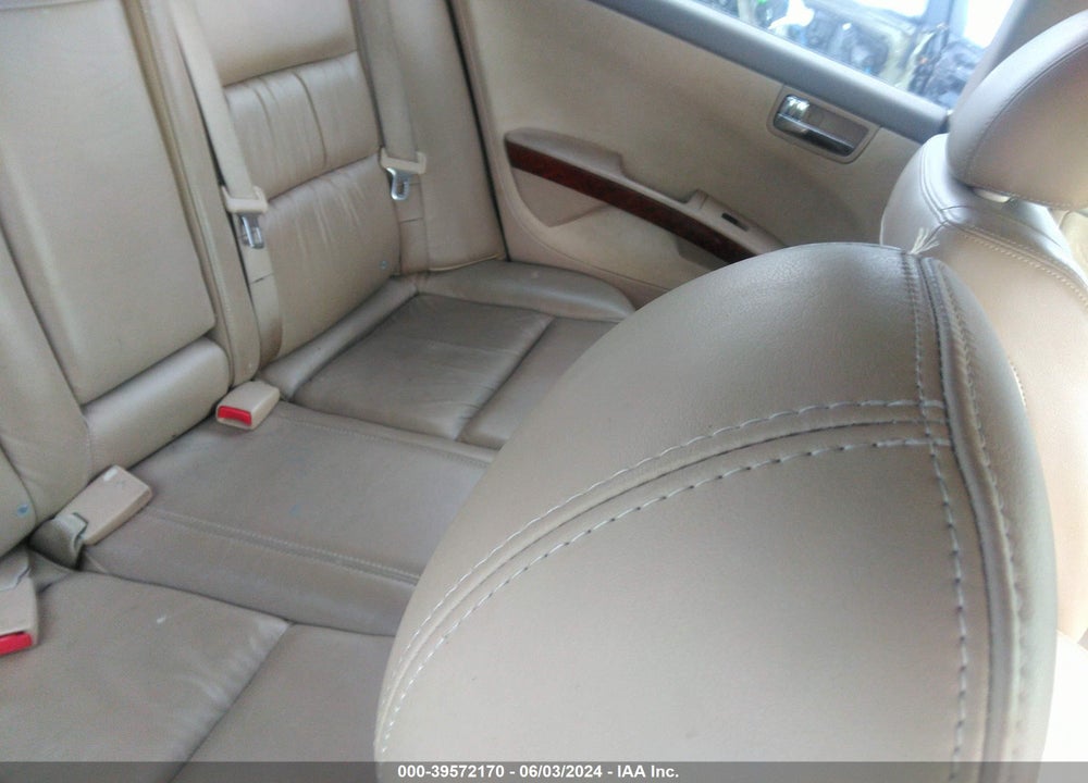 2005 NISSAN MAXIMA 3.5 SL VIN: 1N4BA41E65C835216