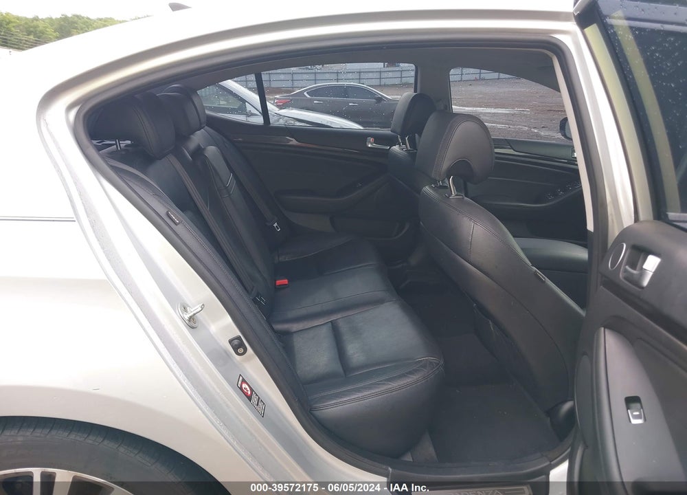 2016 KIA CADENZA PREMIUM VIN: KNALN4D77G5221022