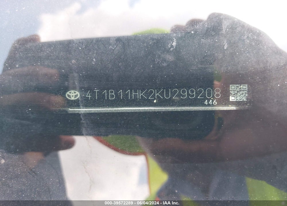 2019 TOYOTA CAMRY SE VIN: 4T1B11HK2KU299208