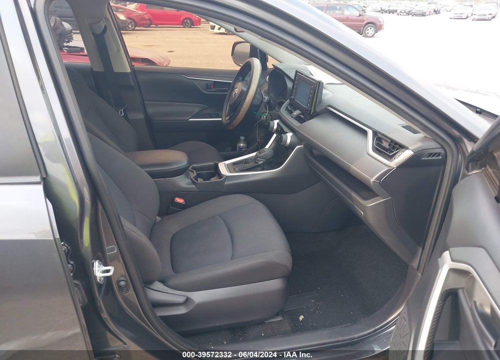 2019 TOYOTA RAV4 LE VIN: JTMH1RFV2KD039353