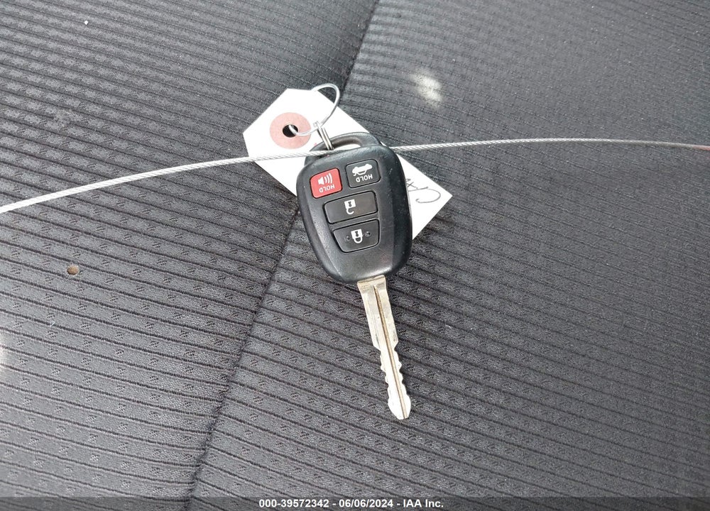 2017 TOYOTA CAMRY SE VIN: 4T1BF1FKXHU439860