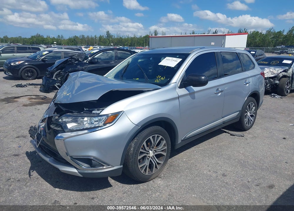2016 MITSUBISHI OUTLANDER ES VIN: JA4AZ3A33GZ038181