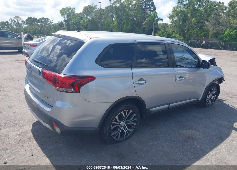 2016 MITSUBISHI OUTLANDER ES VIN: JA4AZ3A33GZ038181