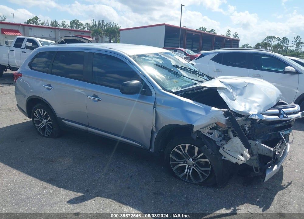 2016 MITSUBISHI OUTLANDER ES VIN: JA4AZ3A33GZ038181