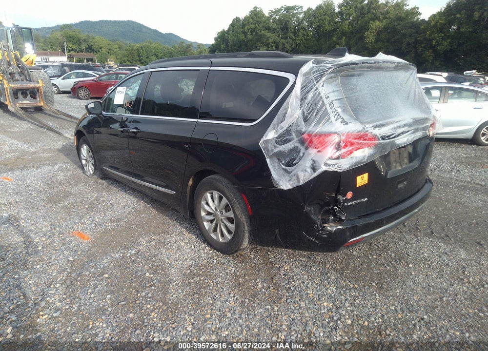 2017 CHRYSLER PACIFICA TOURING L VIN: 2C4RC1BG3HR524856
