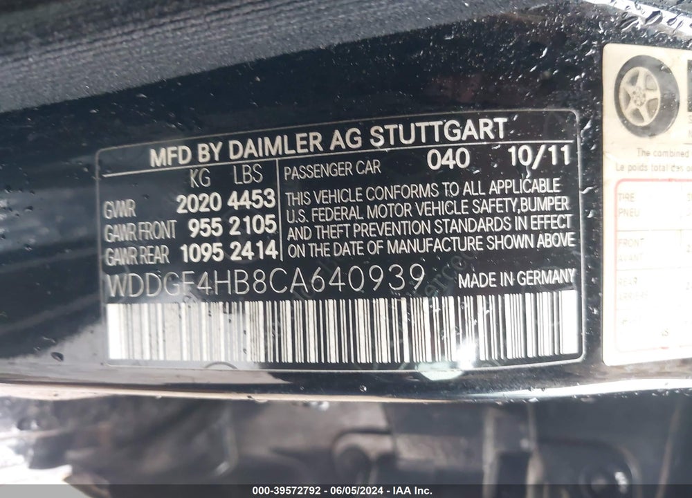 2012 MERCEDES-BENZ C 250 LUXURY/SPORT VIN: WDDGF4HB8CA640939