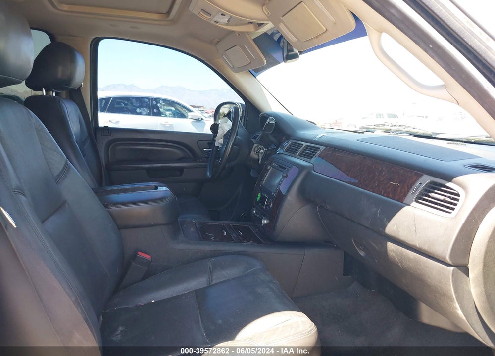 2013 GMC YUKON DENALI VIN: 1GKS1EEF4DR334179