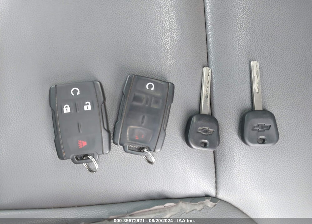 2017 CHEVROLET SILVERADO 1500 2LT VIN: 1GCVKREC9HZ393916
