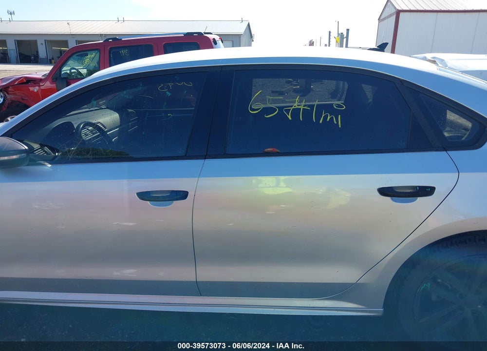 2018 VOLKSWAGEN PASSAT 2.0T R-LINE/2.0T S VIN: 1VWAA7A31JC015588