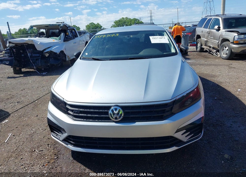 2018 VOLKSWAGEN PASSAT 2.0T R-LINE/2.0T S VIN: 1VWAA7A31JC015588