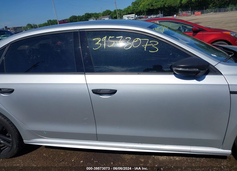 2018 VOLKSWAGEN PASSAT 2.0T R-LINE/2.0T S VIN: 1VWAA7A31JC015588