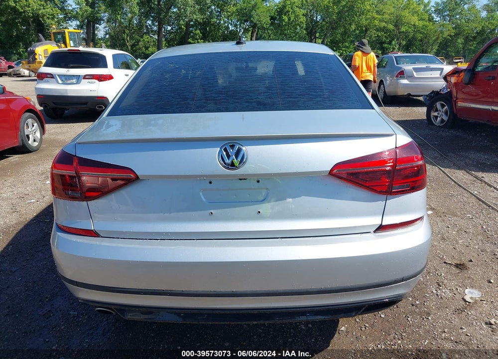 2018 VOLKSWAGEN PASSAT 2.0T R-LINE/2.0T S VIN: 1VWAA7A31JC015588