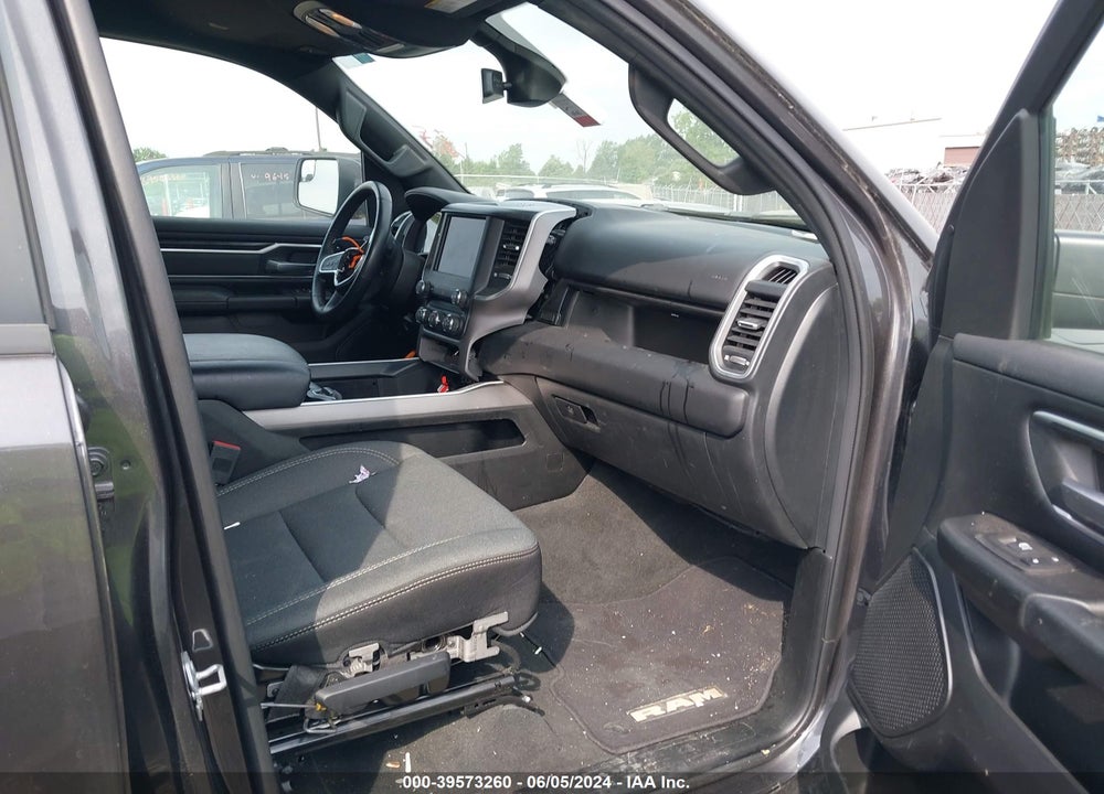 2022 RAM 1500 BIG HORN QUAD CAB 4X4 6'4 BOX VIN: 1C6RRFBG9NN464920