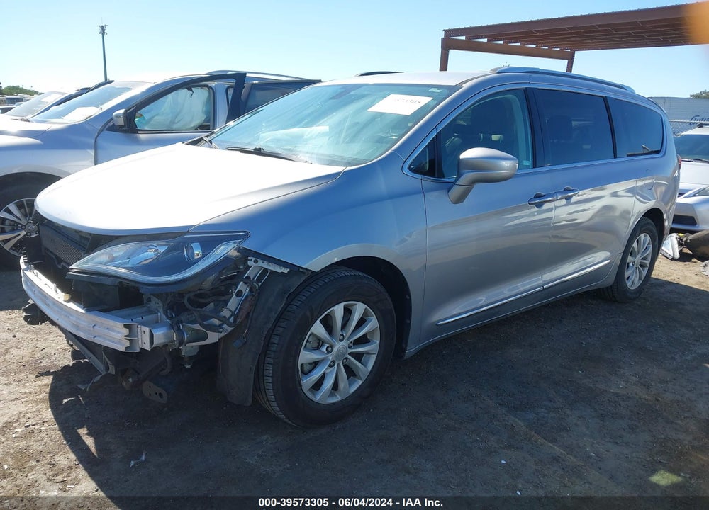 2019 CHRYSLER PACIFICA TOURING L VIN: 2C4RC1BG6KR554666