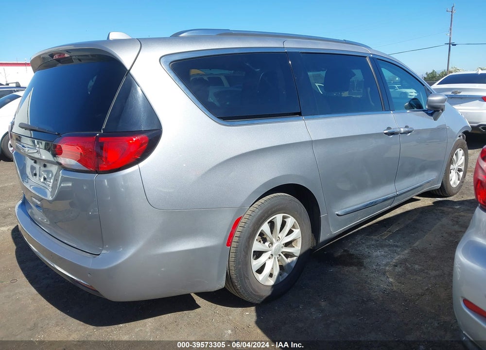 2019 CHRYSLER PACIFICA TOURING L VIN: 2C4RC1BG6KR554666