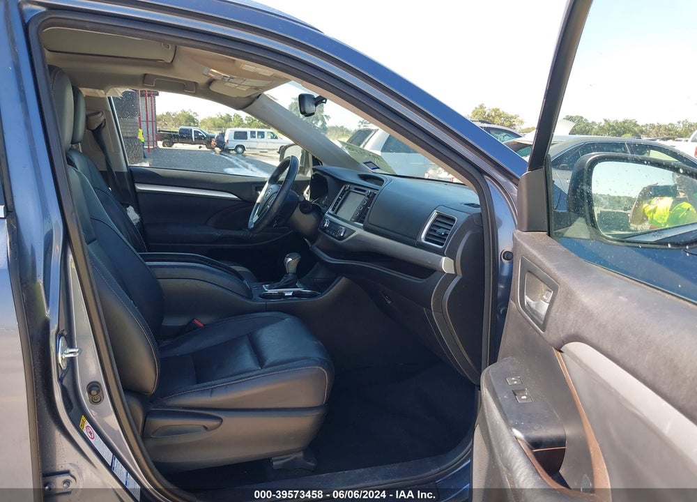 2015 TOYOTA HIGHLANDER XLE V6 VIN: 5TDJKRFH0FS124887
