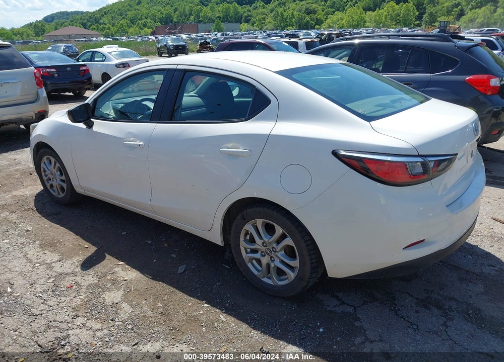 2016 SCION IA VIN: 3MYDLBZV9GY108556