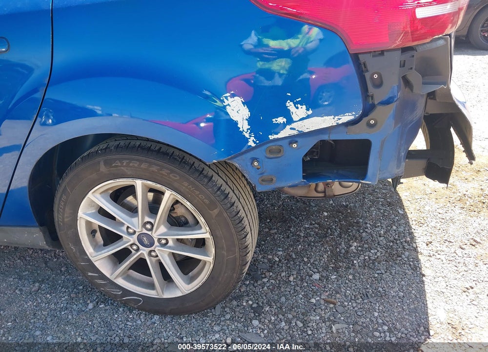 2018 FORD FOCUS SE VIN: 1FADP3FEXJL278413