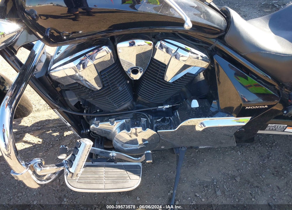 2015 HONDA VT1300 CT VIN: JH2SC6672FK500530