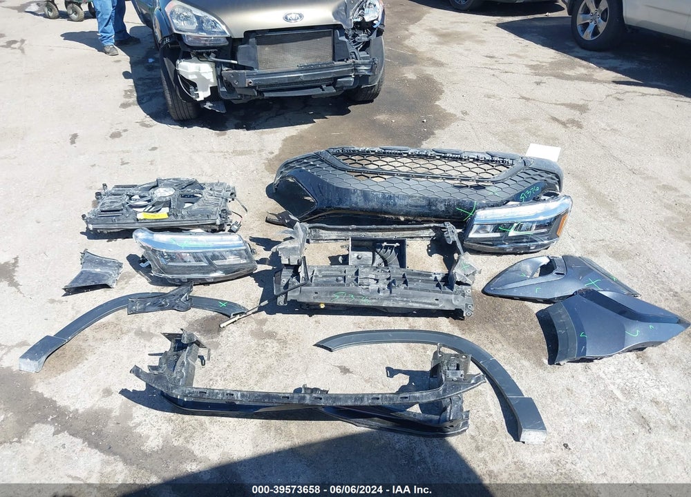 2023 VOLKSWAGEN TAOS 1.5T SE VIN: 3VVEX7B23PM347095