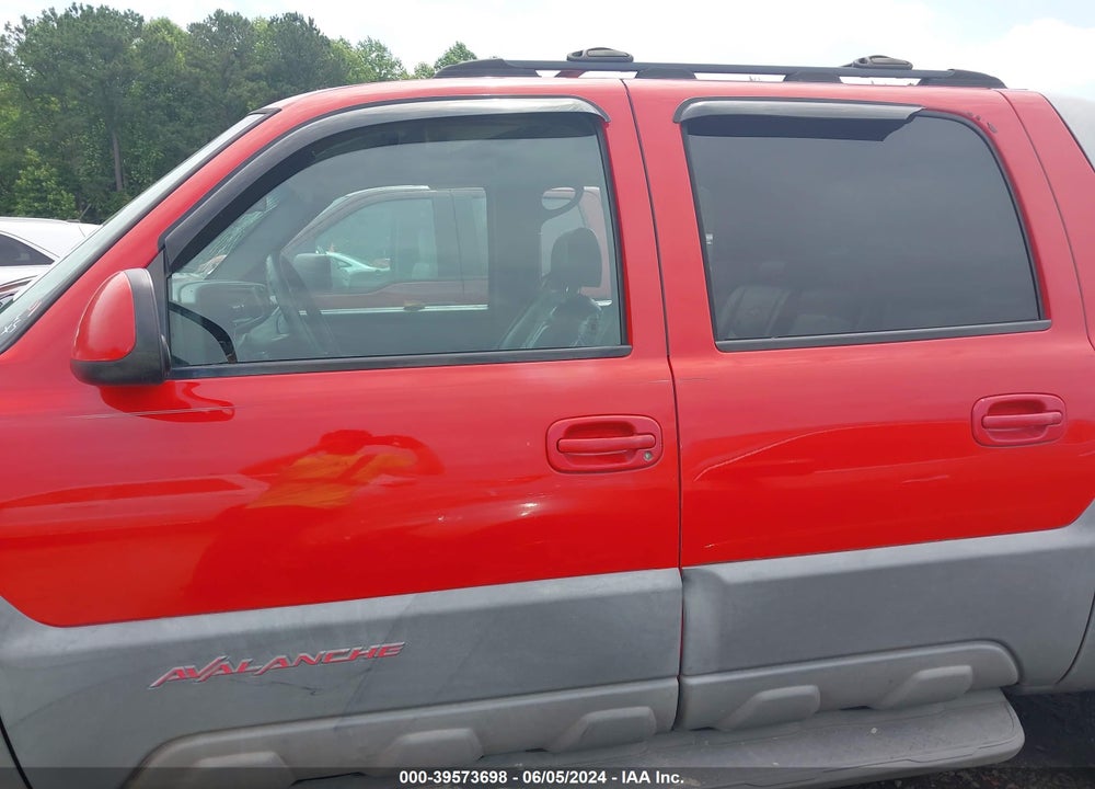 2002 CHEVROLET AVALANCHE 1500 VIN: 3GNEK13T52G223099