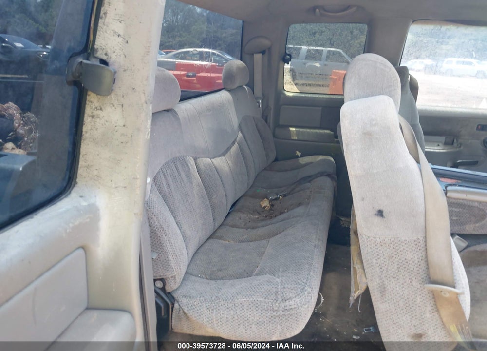1999 CHEVROLET SILVERADO 1500 LS VIN: 2GCEC19T9X1201054
