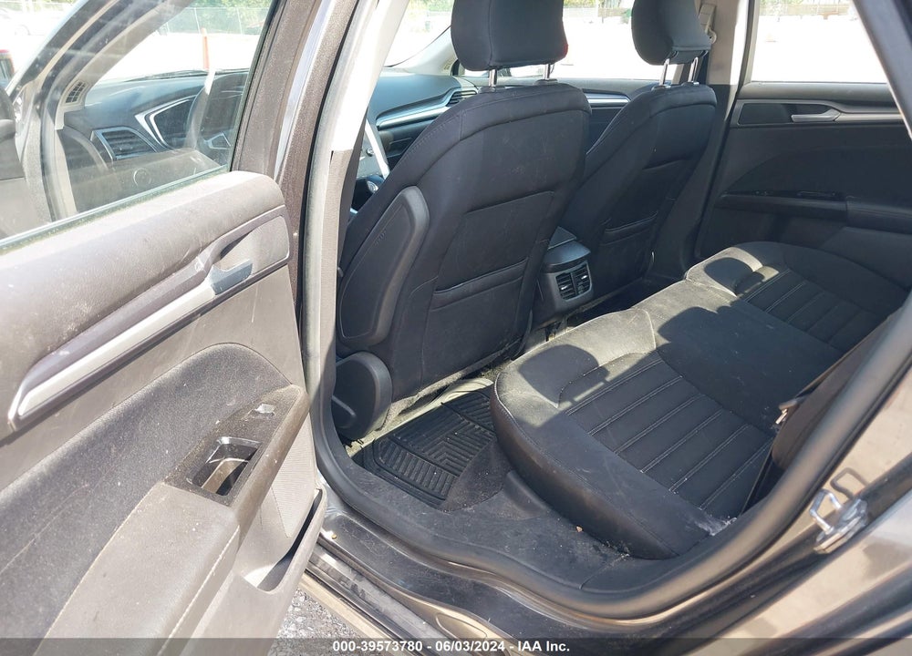 2015 FORD FUSION SE VIN: 1FA6P0H70F5121104
