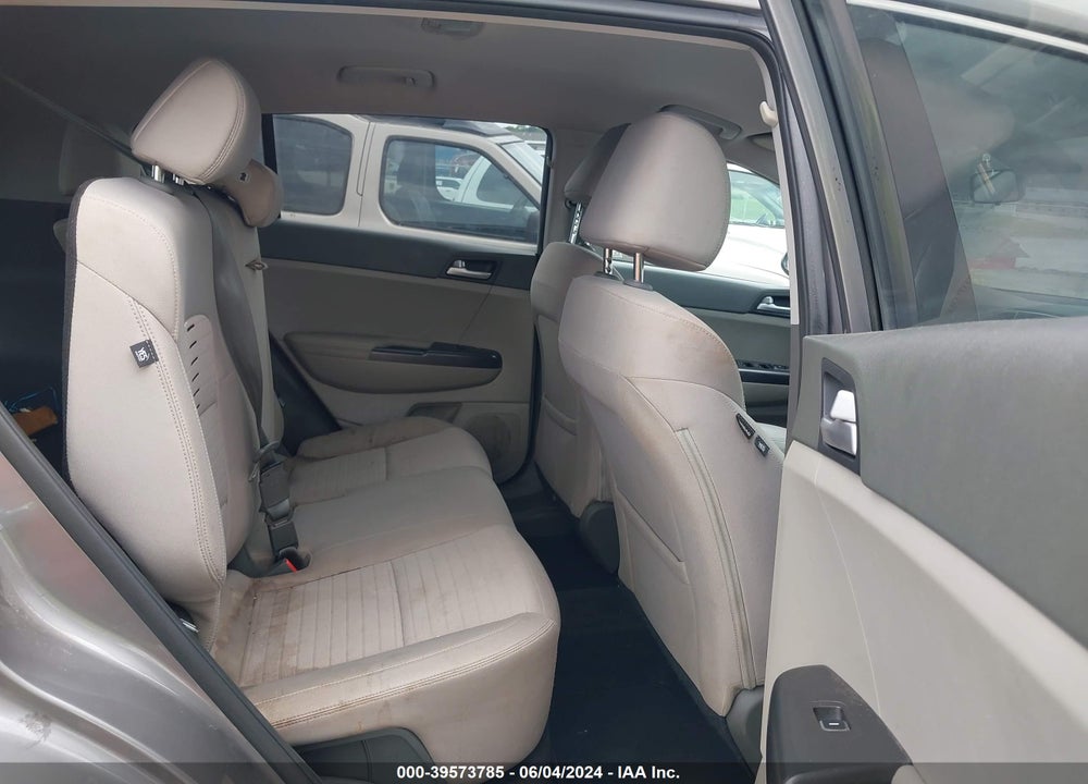 2018 KIA SPORTAGE LX VIN: KNDPM3AC9J7474969