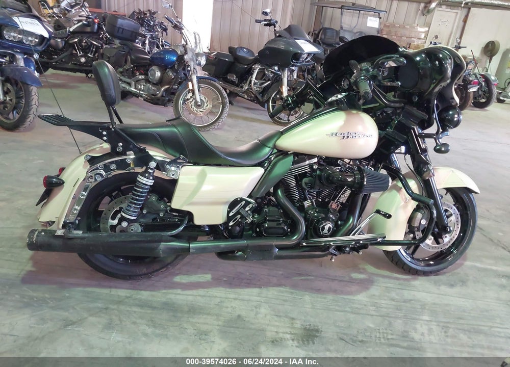 2014 HARLEY-DAVIDSON FLHXS STREET GLIDE SPECIAL VIN: 1HD1KRM10EB660426